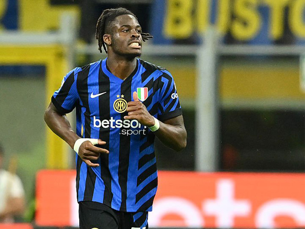 Crystal Palace Siapkan Tawaran 32 Juta Euro Untuk Yann Bisseck